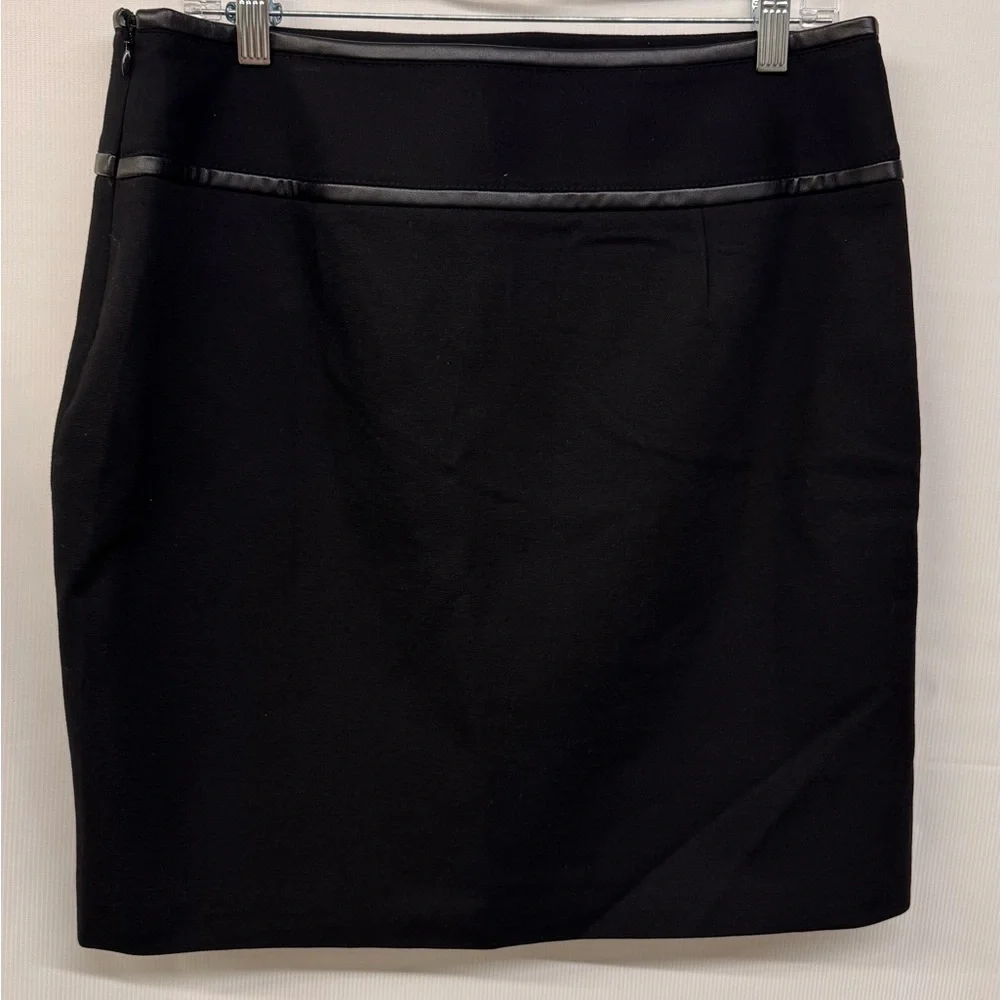 White House Black Market Black Asymmetrical Faux Leather Trim Mini Skirt Size 10
